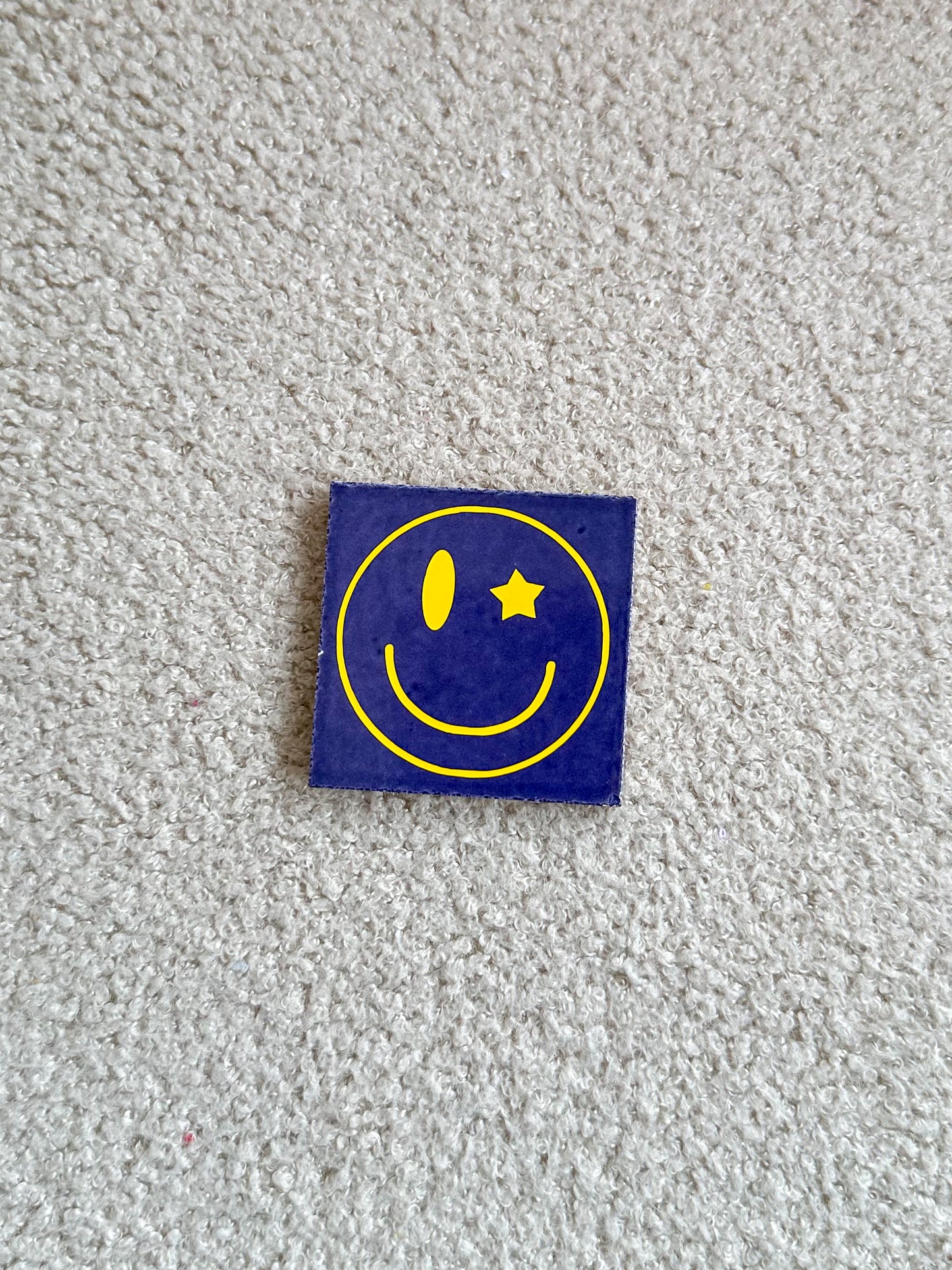 MINI TILE DARK PURPLE - SMILEY