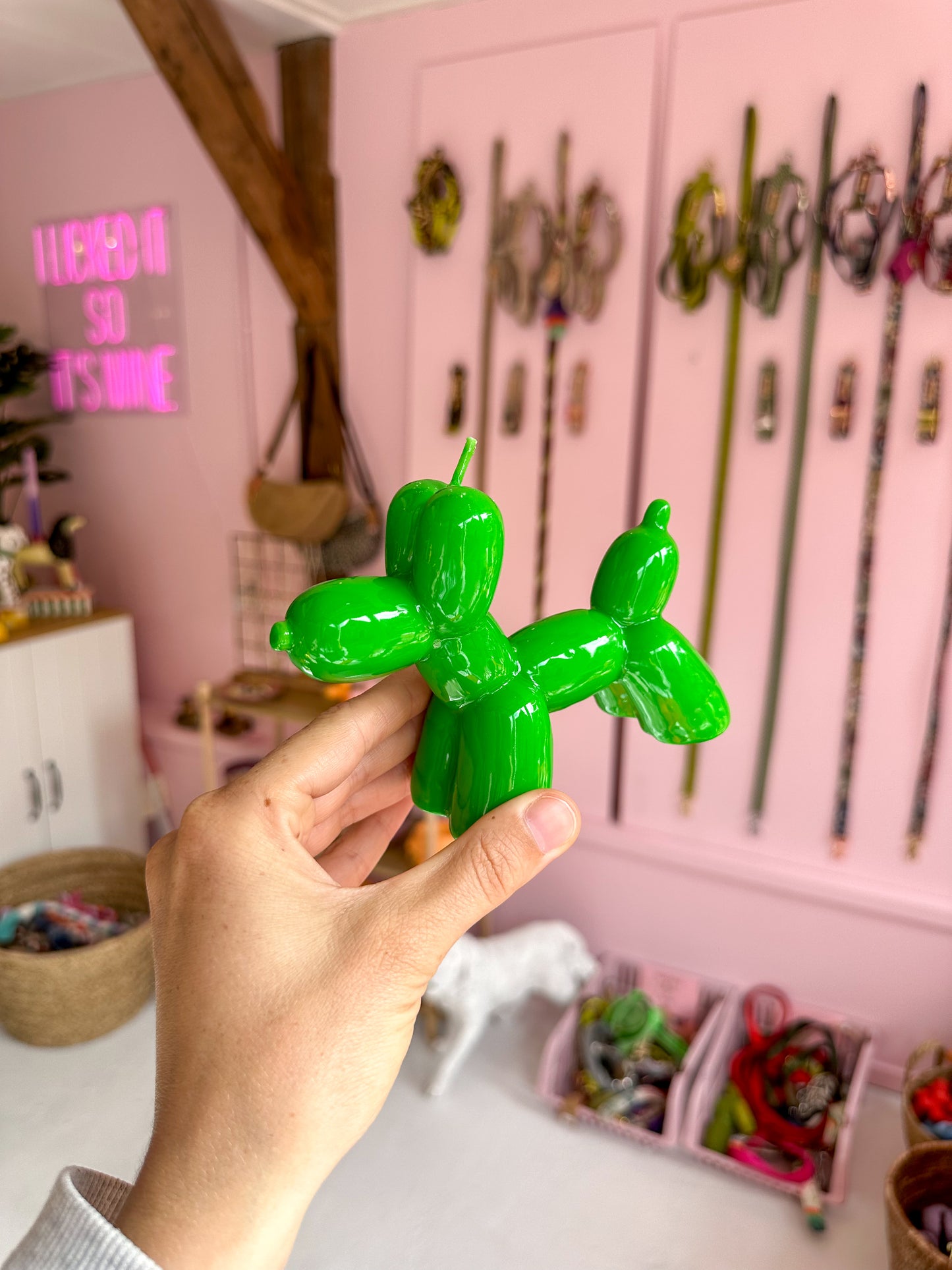 BALLOON DOG CANDLE - GREEN